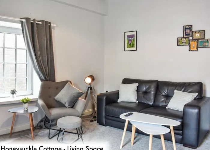 Honeysuckle Cottage & Whinfell Studio